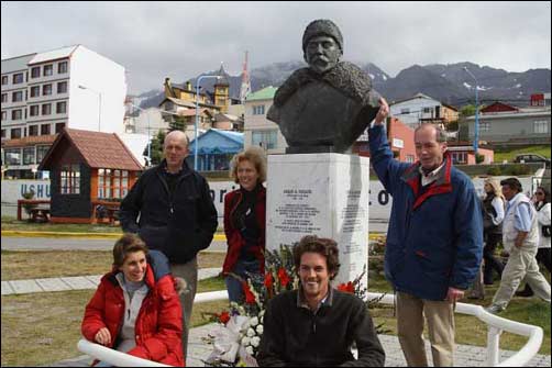 Standbeeld van Adrien de Gerlache in Ushuaia