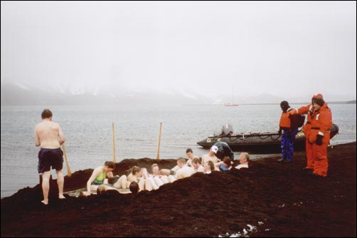 Warm bad op Deception Island