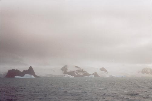 Eindelijk land in zicht. Het is Elephant Island